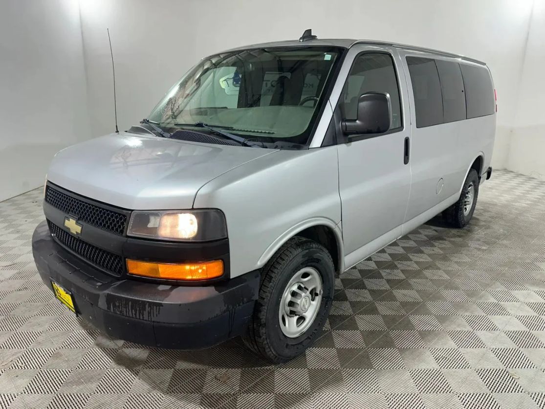 chevrolet express passenger 2019 1GAWGEFG2K1280422 image chevrolet express passenger 2019 1GAWGEFG2K1280422 image
